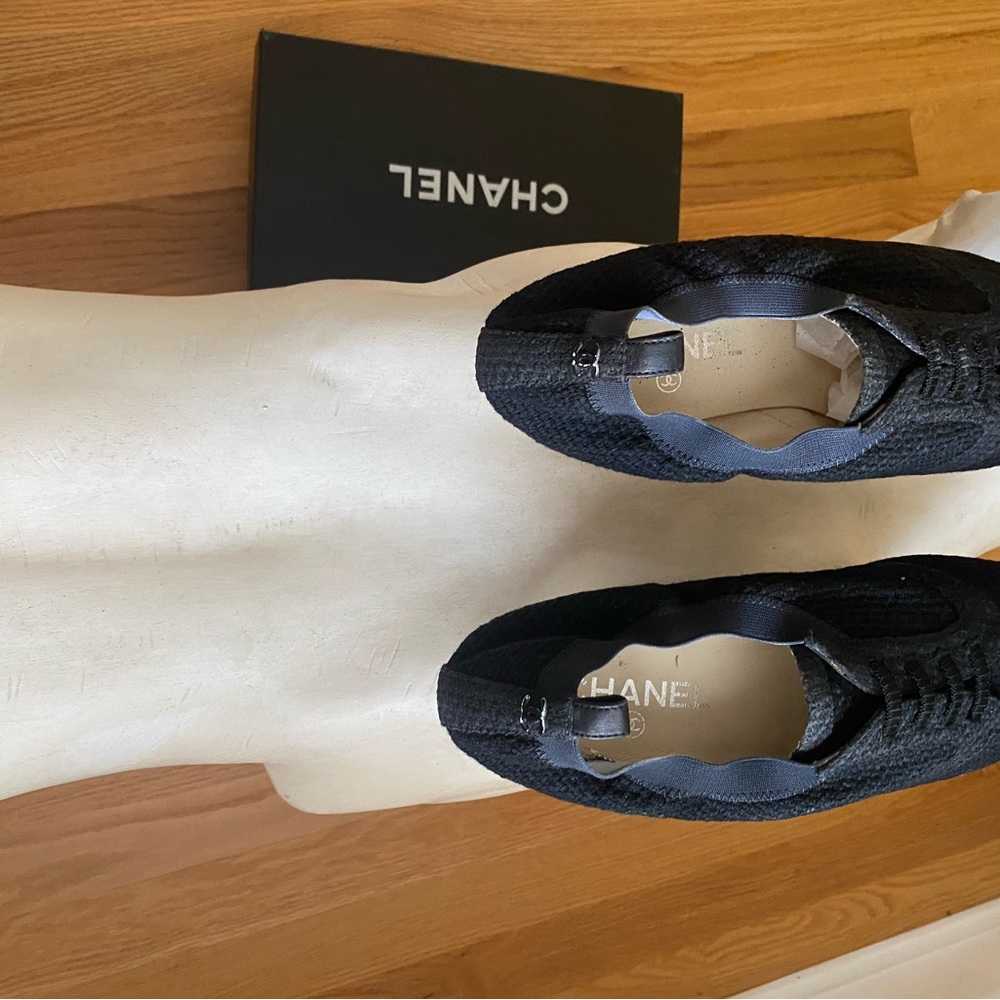 Chanel flat shoes